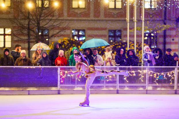 FOTO Otvoren je Ice Wonderland u Varaždinu: Najveće i najljepše klizalište u Hrvatskoj