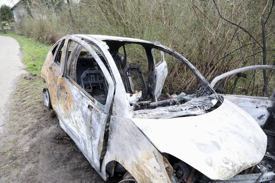 Mali Gradac: Automobil sletio u kanal i zapalio se, policija pronašla tijelo vozača