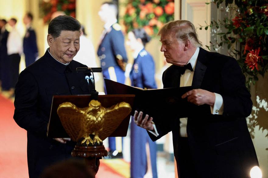 Trump ugostio Xija na ve&ccaron;eri i darovao mu kip orla