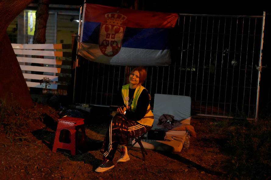 Beogradski studenti  nastavlju prosvjed ispred Radio-televizije Srbije na Košutnjaku