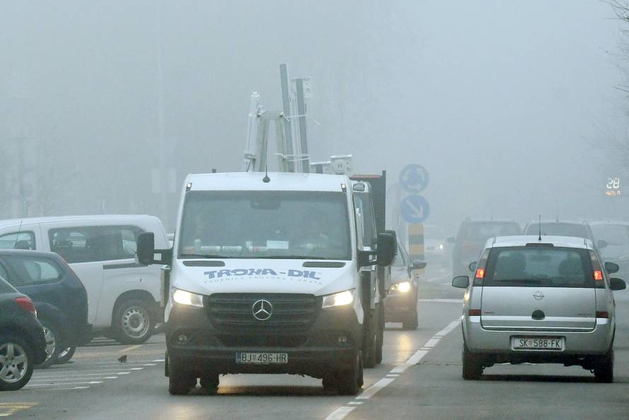 Maglovito prijepodne u Sisku