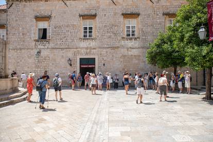 U Dubrovniku sve više turista unatoč panedmiji koronavirusa