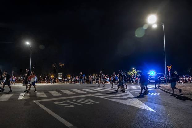 Vukovar.  Nakon završetka koncerta stvarale su se gužve. 