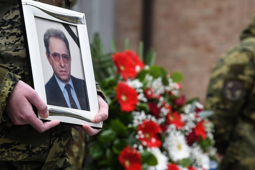 Supruga Dudeka neutješna na sprovodu: 'Ostao si naš pajdaš'