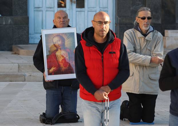 Šibenik: Molitelji na gradskim trgovima prve subote u mjesecu