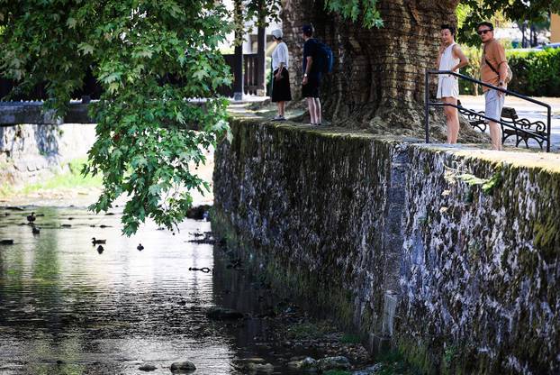 Visoke temperature ispraznile ulice Samobora