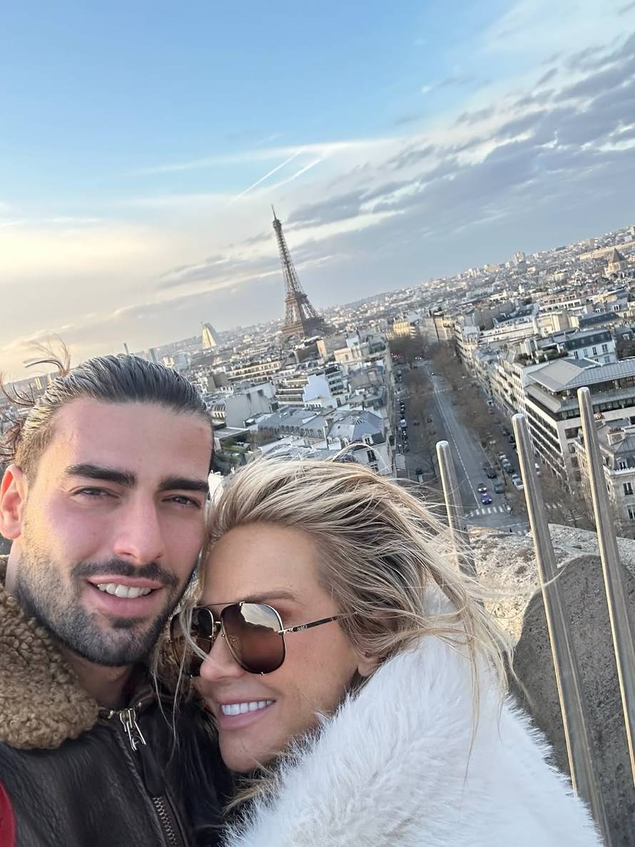 FOTO Pogledajte u čemu se nakon romantičnog vikenda u Parizu s Majom vozio Šime Elez