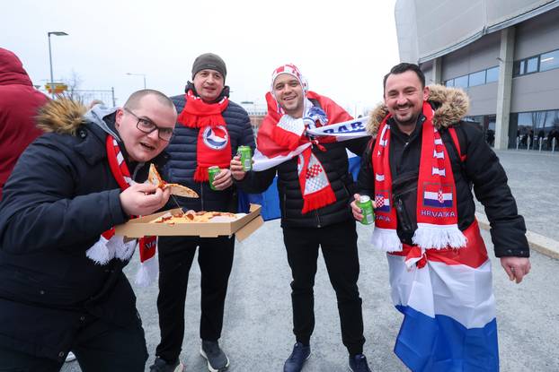 Oslo: Navijači ispred Unity Arene u kojoj se večeras održava finale Svjetskog rukometnog prvenstva