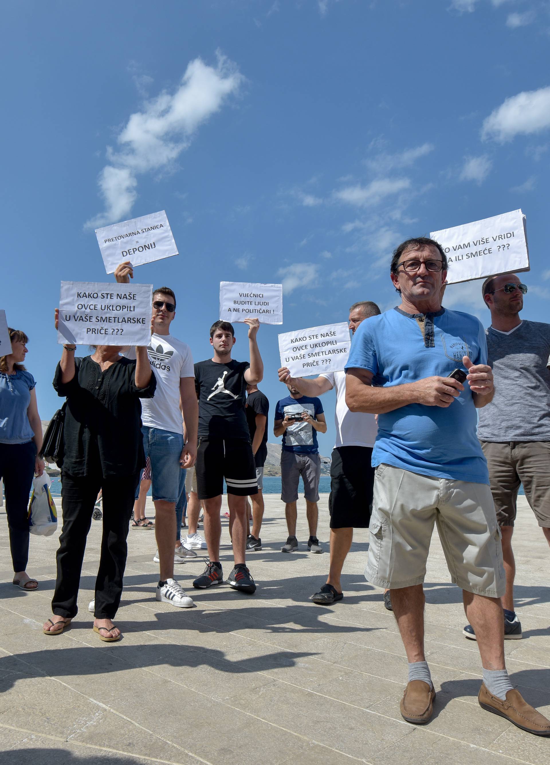 Prosvjeduju zbog otpada: 'Širit će nam se neugodni mirisi...'