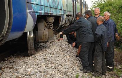 Prednji dio vlaka je iskočio iz tračnica, nema ozlijeđenih