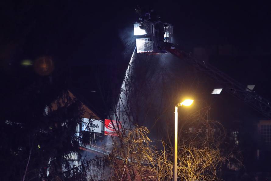 Video: Gorio kultni restoran u Zagrebu, čovjeka odvezla Hitna