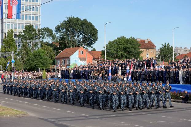 Zagreb: Svečani vojni mimohod u povodu 30 godina VRO Oluja