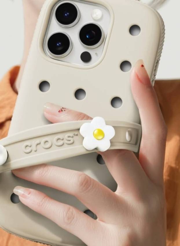 Crocsice više nisu samo obuća, sada su i maskice za mobitele