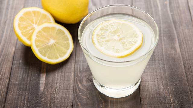 Ljekoviti recepti s limunom: Za jačanje imuniteta, skidanje masnoća s trbuha, čišće lice...