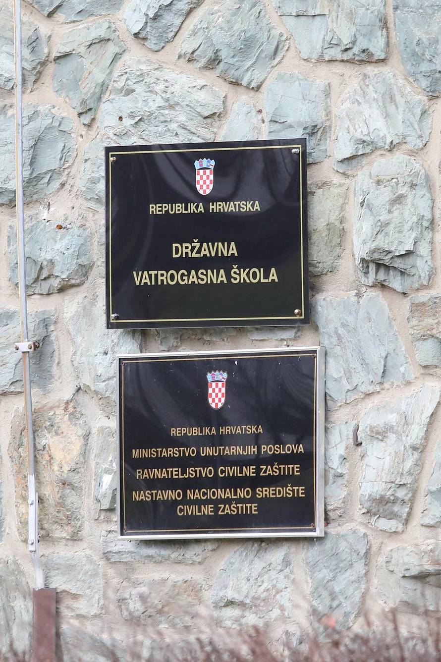 Zagreb: Crveni Mitsubishi Eclipse Cross