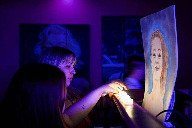 Vigil for Renee Nicole Good at Boycott Bar in Phoenix