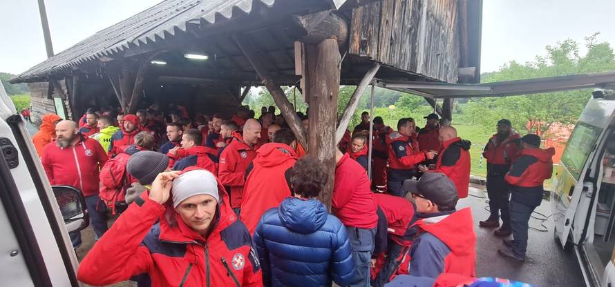 Izvukli tijela stradalih iz Cessne, započeo  očevid tragičnog pada