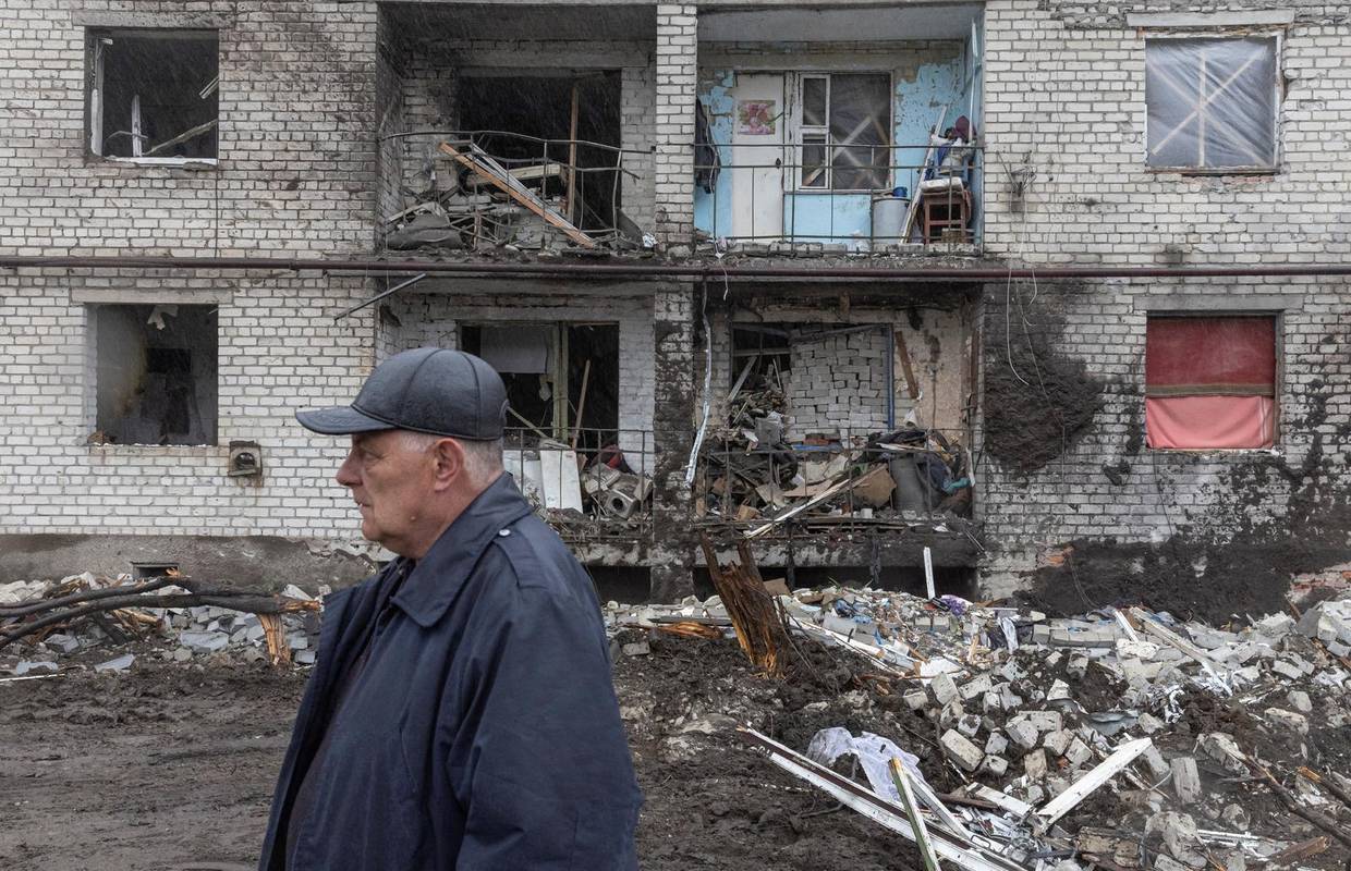 Kijevske vlasti: Rusi su po prvi put upotrijebili strateške bombardere u Mariupolju