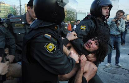 Policija je uhitila 250 ljudi koji su prosvjedovali protiv Putina