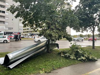 FOTO Neviđeni kaos u Zagrebu i okolici: Vjetar čupao stabla i dizao krovove po cijelom gradu