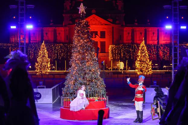 Ledeni park na Trgu kralja Tomislava otvoren uz predstavu Orašar