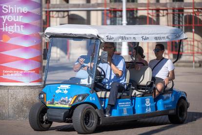 FOTO Zagreb pun turista, ne smetaju im ni paklene vrućine