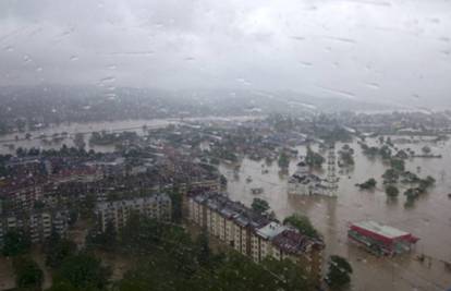 Doboj 'nestao' u šest minuta: Zastrašujuća  snimka poplave 