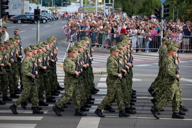 Zagreb: Svečani vojni mimohod u povodu 30 godina VRO Oluja
