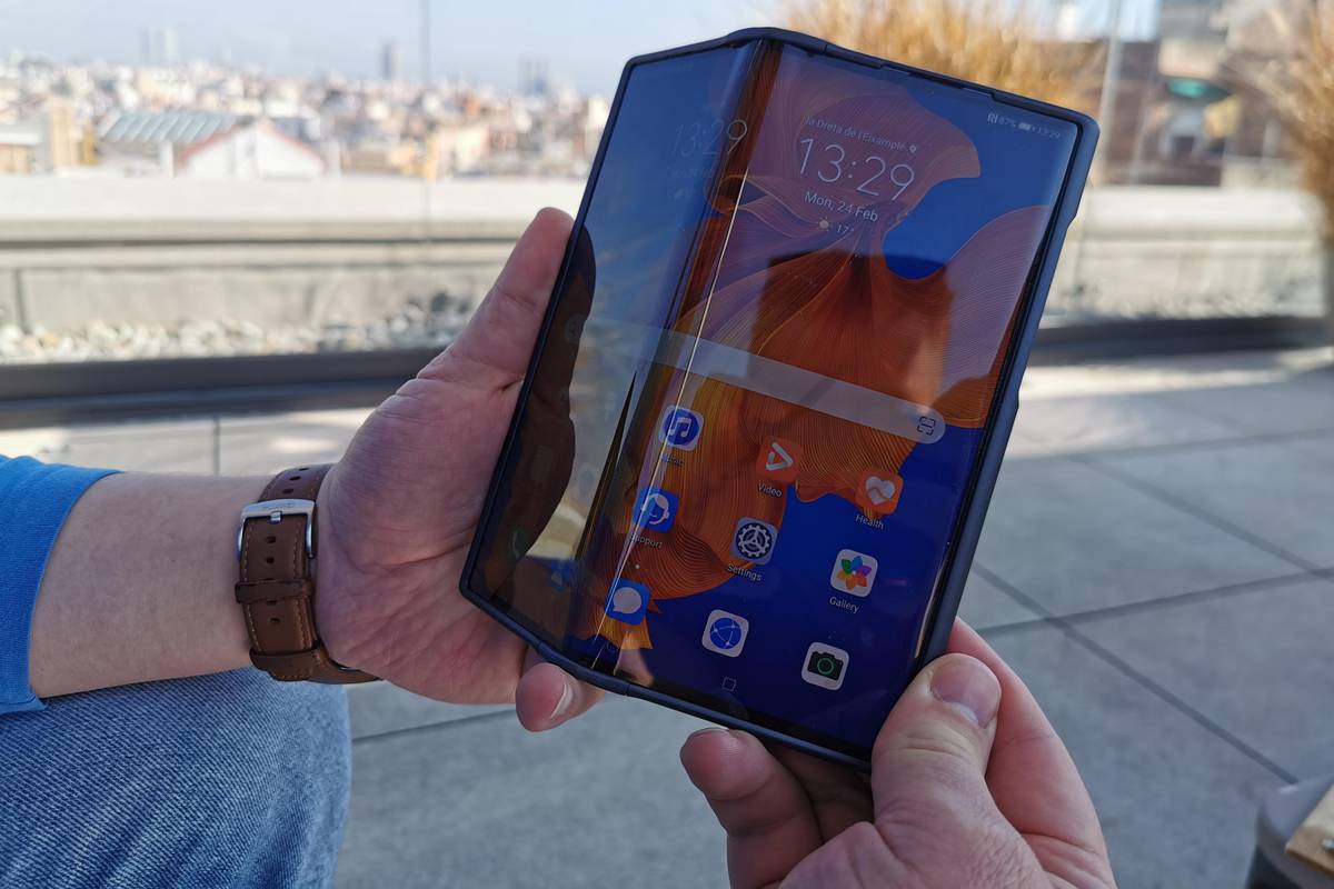 Telefon na rubu budućnosti: Testirali smo Huawei Mate Xs