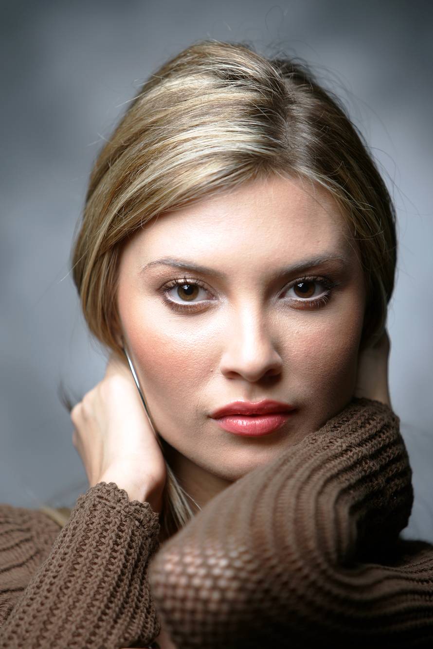 Gdje je danas Vanja Halilović? Bila je jedna od najseksepilnijih voditeljica na malim ekranima