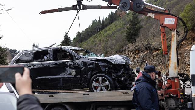 Stolac: Iz rijeke Bregave  izvučen automobil u kojem je bilo tijelo mladića, za drugim se još traga