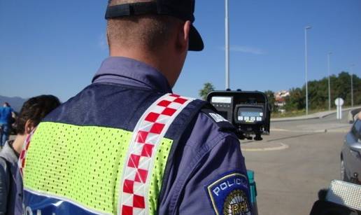 Motociklist u Kaštelima je jurio pijan, bio pozitivan i na droge. Uhitili ga, dobio paprenu kaznu