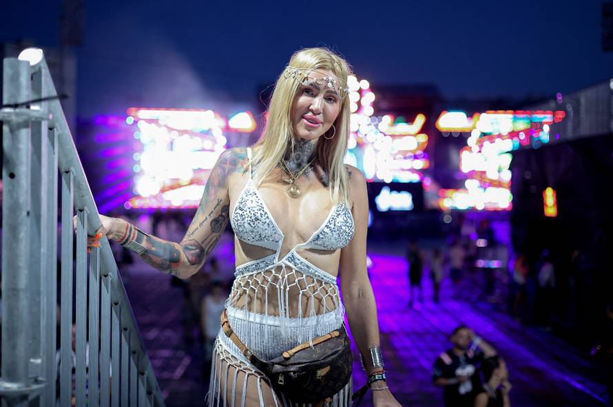 Split: Prvi koji su ušli na Ultru čekaju prve nastupe DJ-a