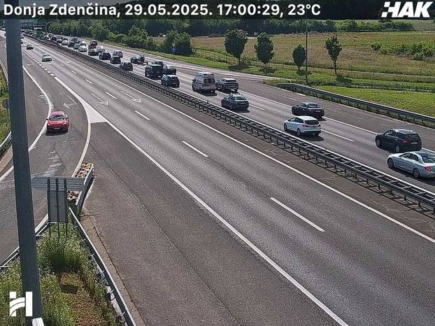 FOTO Kaos na cestama: Kolone prema moru i do 10 kilometara