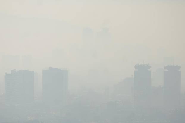 Sarajevo poptpuno prekriveno smogom i dalje pri vrhu ljestvice najzagađenijih glavnih gradova