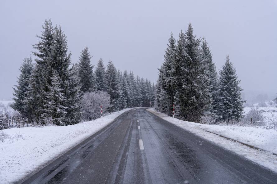 Babin Potok: Zimski uvjeti na državnoj cesti DC 52 Prozor - Vrelo Koreničko