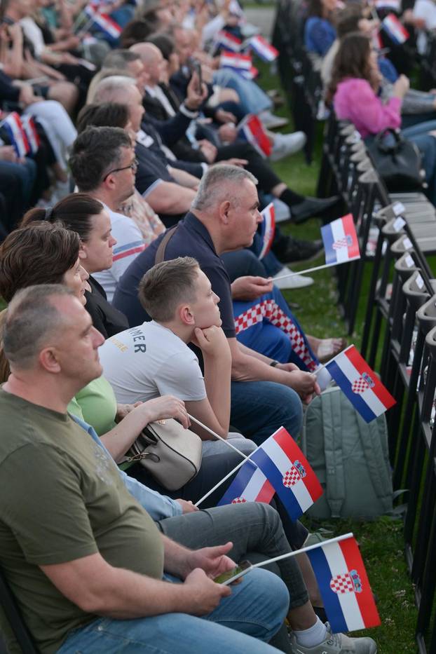 Svečani koncert u Zagrebu povodom 35. obljetnice postrojavanja Zbora narodne garde i ustrojavanja Hrvatske vojske i policije