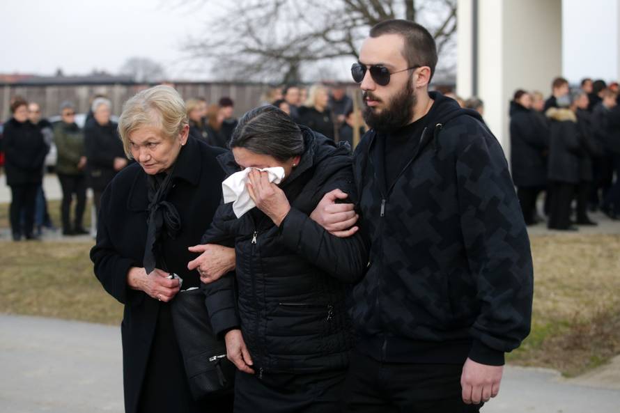 Jasminina majka neutješno je plakala: Nije mogla ni stajati...