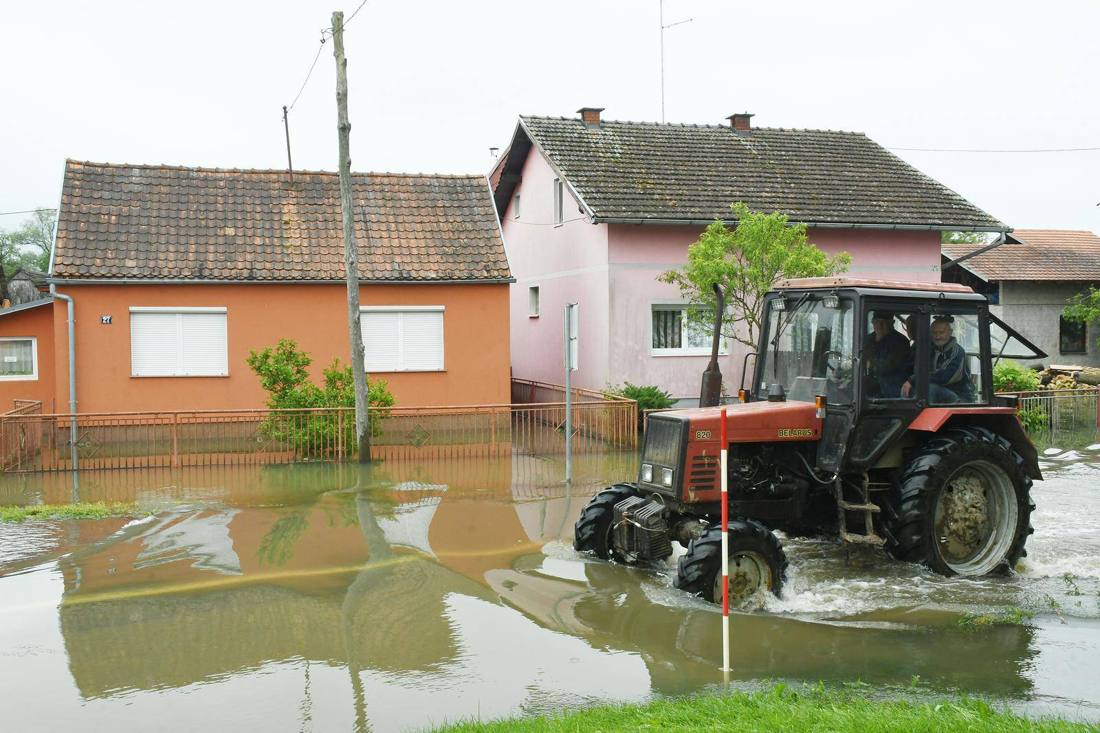 Vodostaj Kupe u Sisačko-moslavačkoj županiji je u opadanju