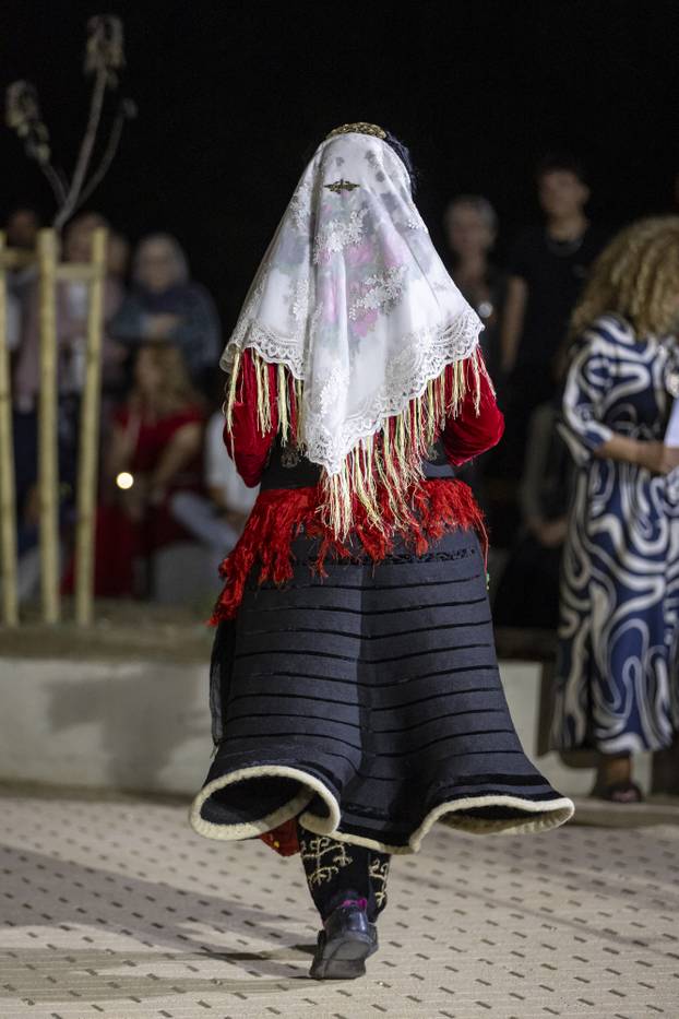 Vinkovci: Etno frizure svijeta na Vinkovačkim jesenima