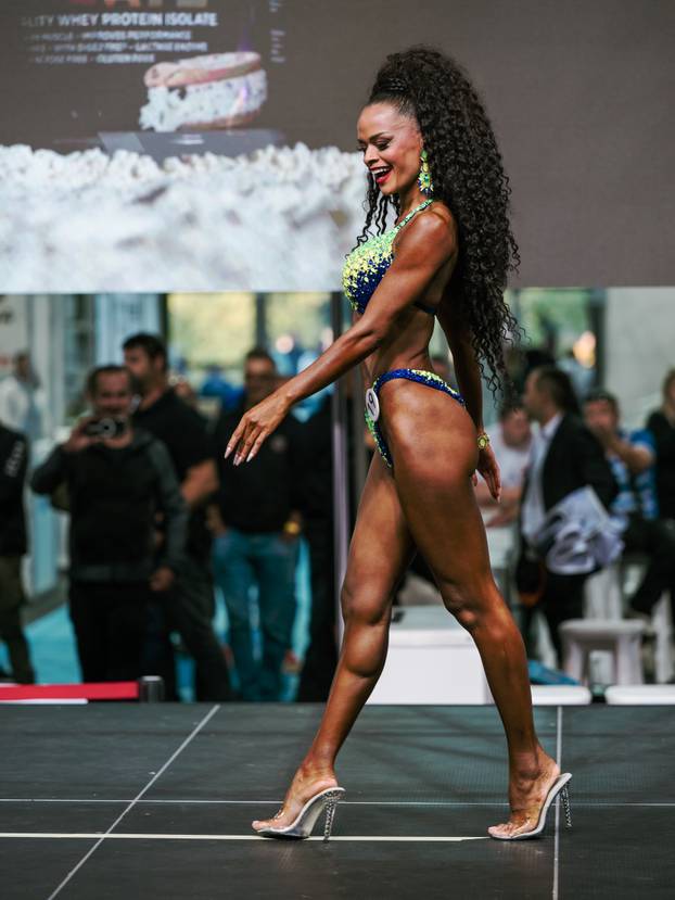 FOTO Cro Brazilka prošetala u bikiniju i postala fitness kraljica