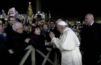 Uhvatila ga i ne pušta: Papa se udarcem morao osloboditi žene