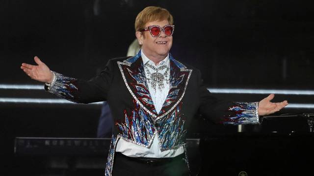 Elton John wraps up the U.S. leg of his ‘Yellow Brick Road’ tour in Los Angeles