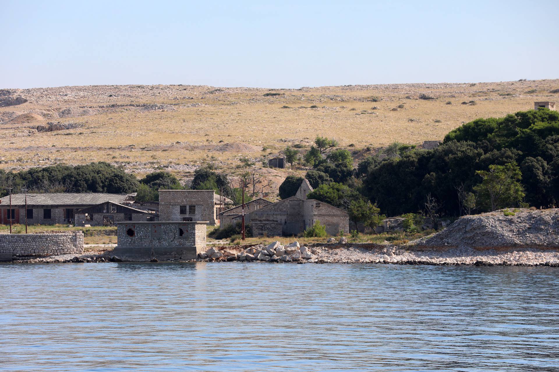 Goli otok: Ostaci nekadašnjeg zatvora na otoku