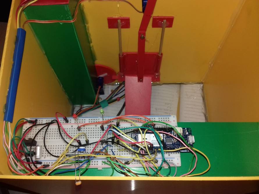 Generacija NEXT: Moj pametni kokošinjac sam brine o kokama