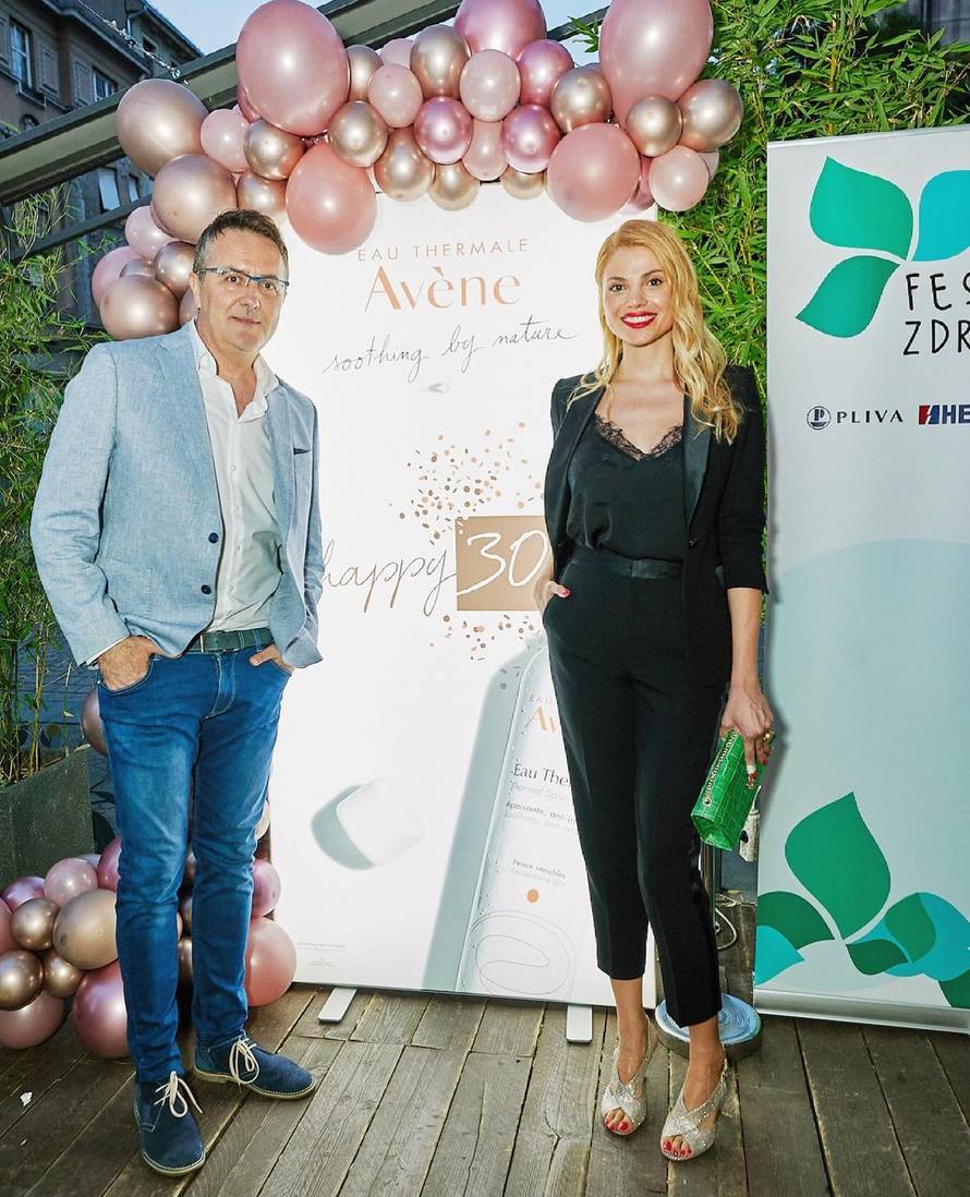 Tarik i Lejla uživaju na brodu, s pratiteljima podijelili trenutak nježnosti: To je ljubav, divni ste