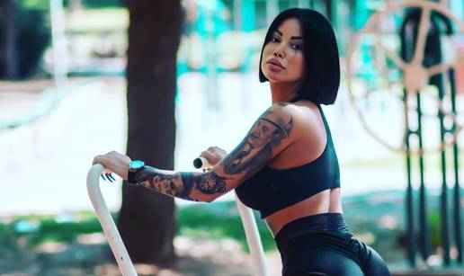 FOTO Sudionici reality showa na dvorištu pukao silikon stražnjice