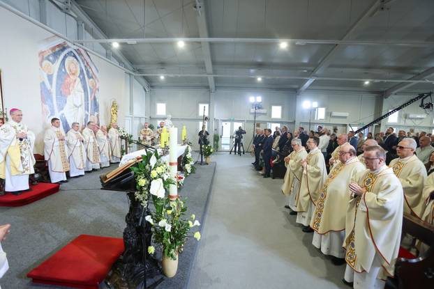 Zagreb: Svetu misu u povodu Uskrsa predvodio je mons. Drazen Kutleša, zagrebački nadbiskup i metropolit