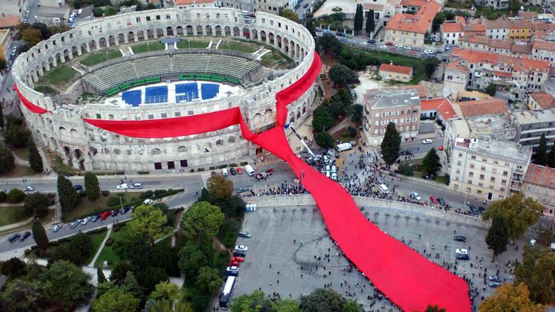 S kravatom smo 2003. postavili Guinnessov rekord, a evo kako će danas ukrasiti Zagreb
