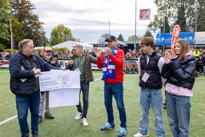 FOTO Nema predaje: Smrtno bolesni Koch u Dinamovu šalu imao je oproštajnu utakmicu